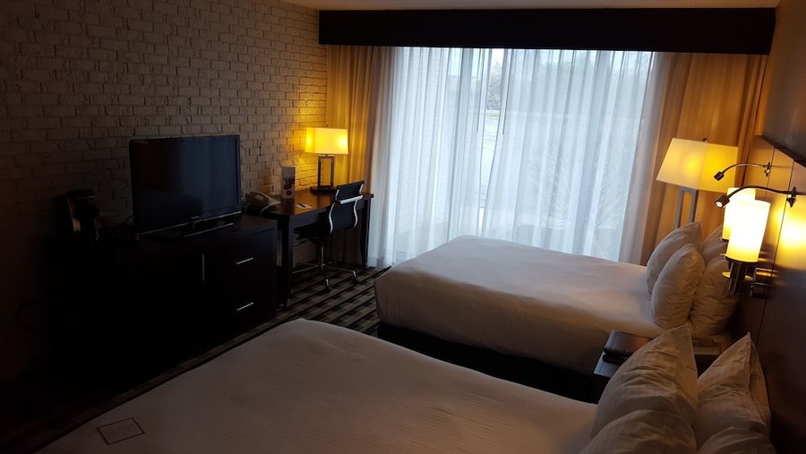 M Hotel Buffalo — Guest room