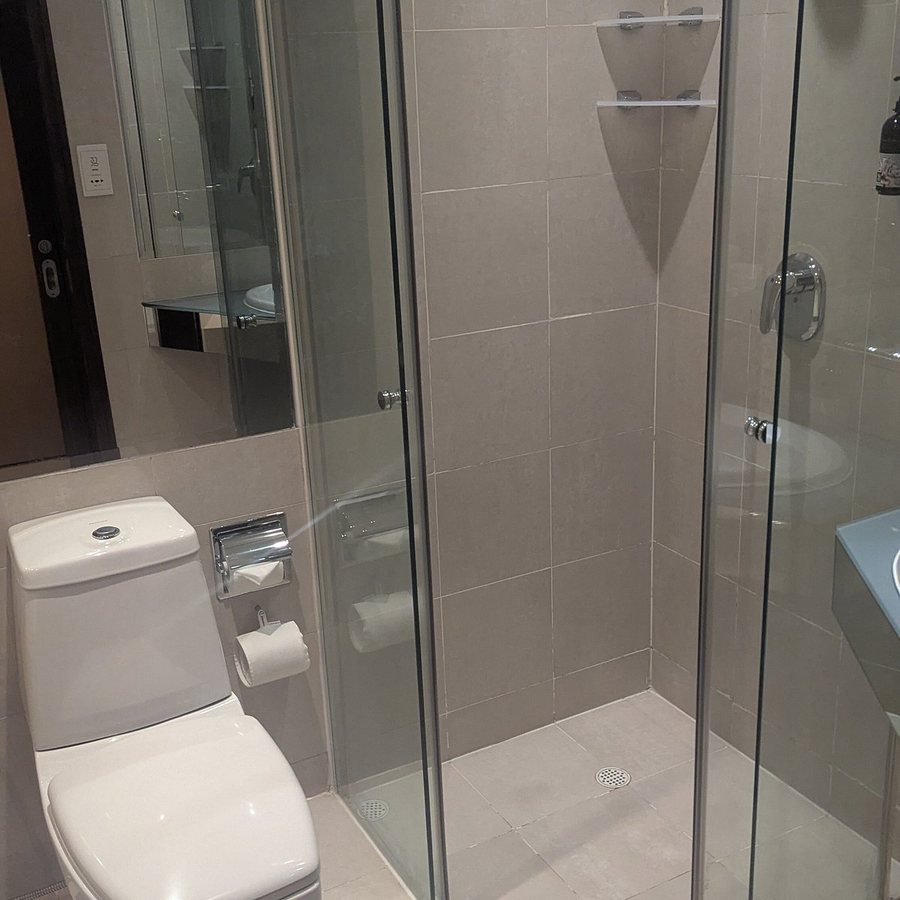 M Hotel Singapore City Centre — Bathroom