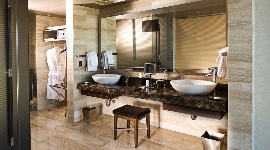 M Resort — Bathroom