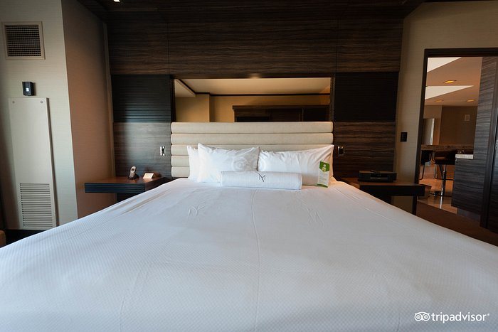 M Resort — Guest room