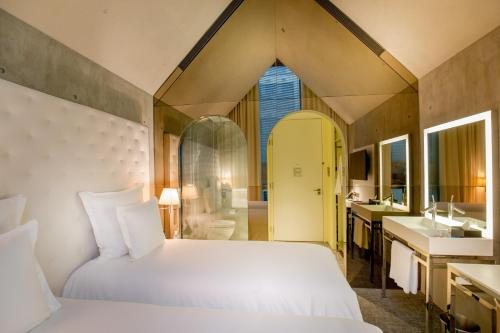M Social Hotel Singapore — Guest room