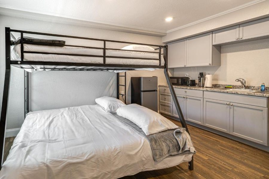 MacRae s of Homosassa — Guest room