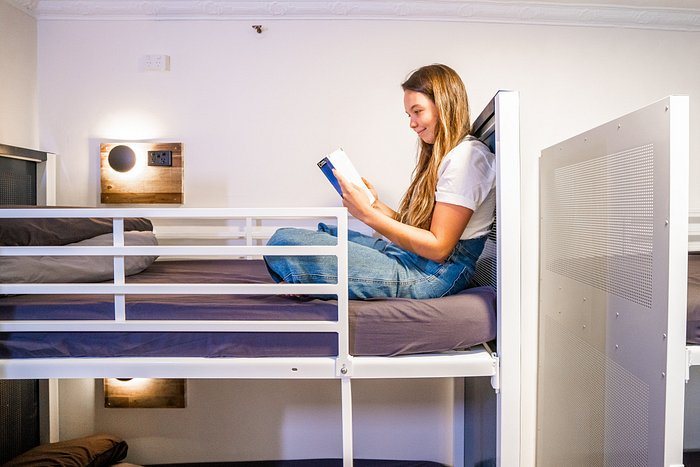 Mad Monkey Broadway — Guest room