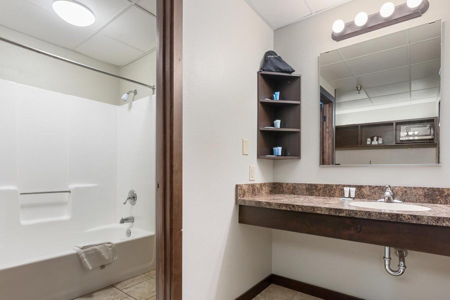 Madden s on Gull Lake — Bathroom