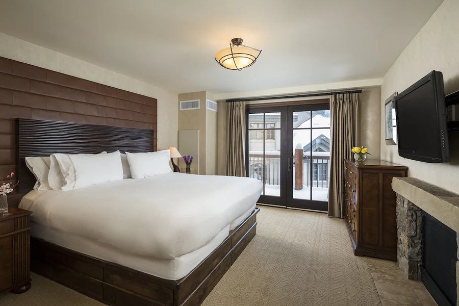 Madeline Hotel Residences Auberge Collection — Guest room