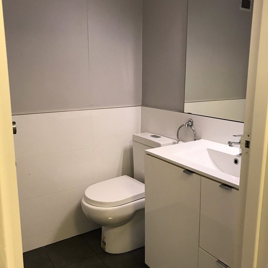 Madison Carrington Apartments — Bathroom