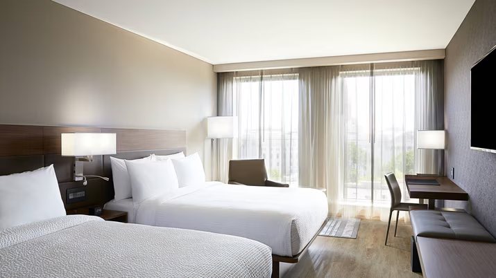 Madison Marriott South — Guest room