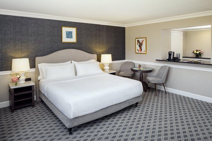 Madison Plaza Hotel — Guest room