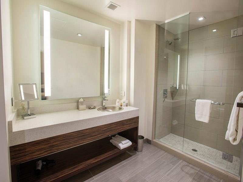 Magnolia Hotel Denver A Tribute Portfolio Hotel Denver Colorado — Bathroom