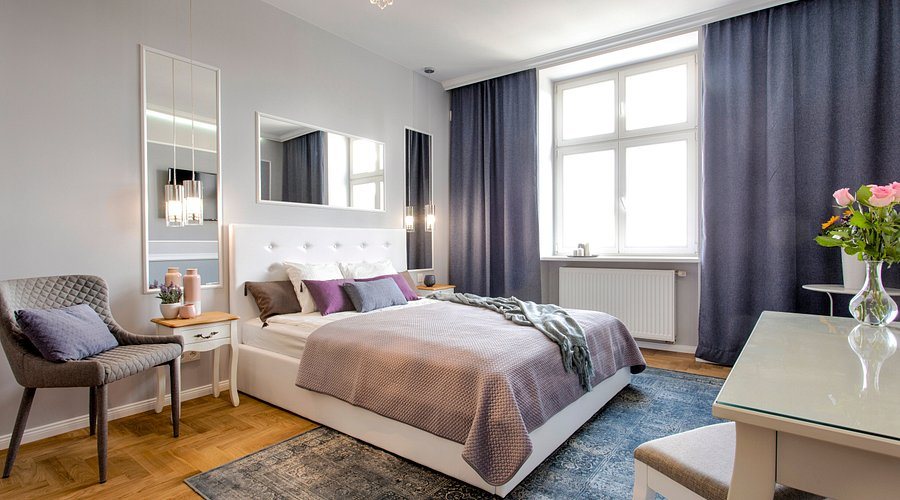 Main Square Apartments — Guest room