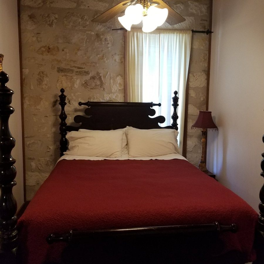 Main Street B B — Guest room
