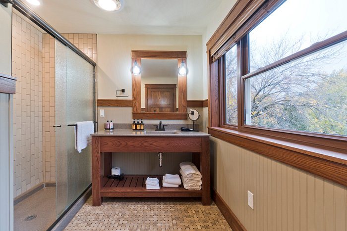 Main Street Inn B B — Bathroom