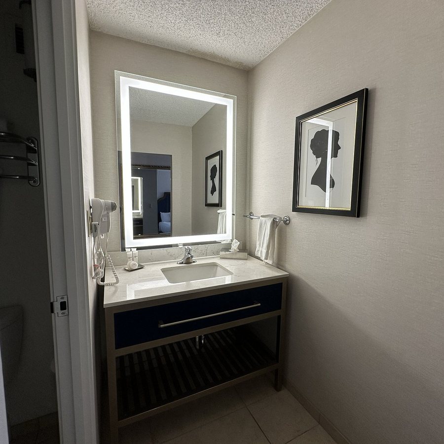 Main Street Station Casino Brewery Hotel — Bathroom