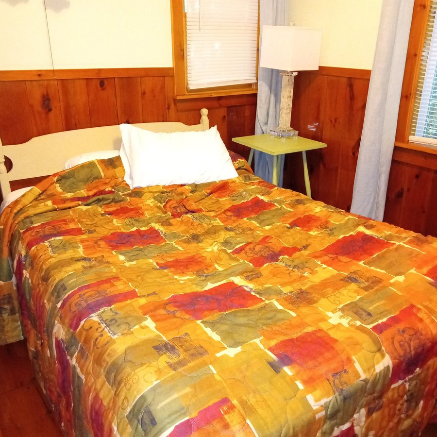 Maine Idyll Motor Court — Guest room