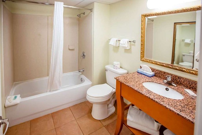 MainStay Suites — Bathroom