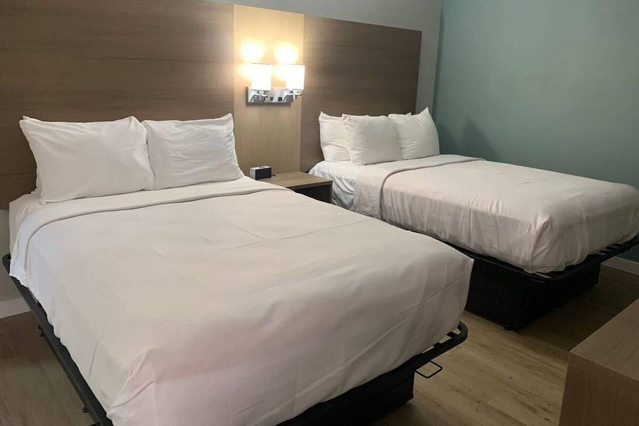 MainStay Suites Springfield South Battlefield Rd — Guest room