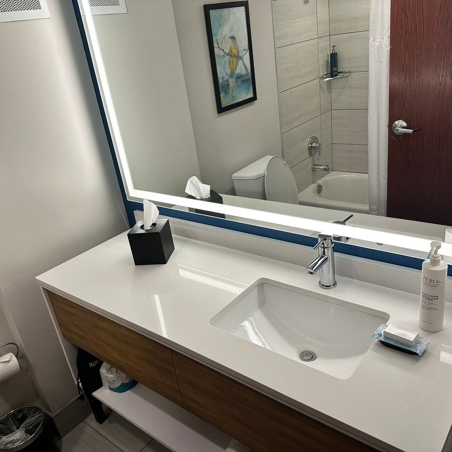 MainStay Suites Tampa Moffitt USF — Bathroom