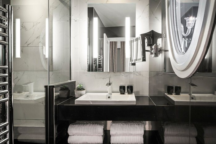 Maison Albar Le Champs Elysees — Bathroom