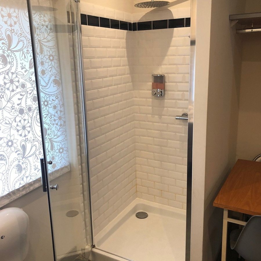 Maison du Chatelain — Bathroom
