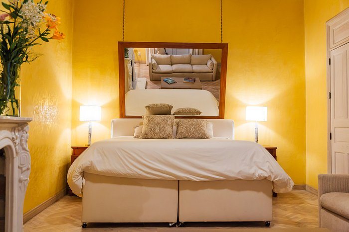 Maison Du Comte — Guest room