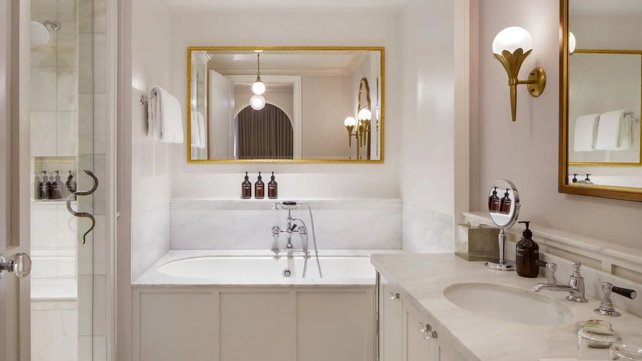 Maison Perrier — Bathroom