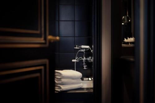 Maison Souquet Hotel Spa — Bathroom