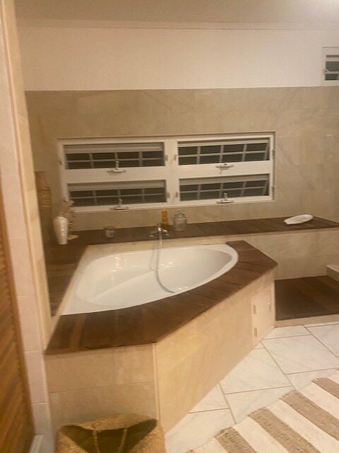 Maison Taina — Bathroom