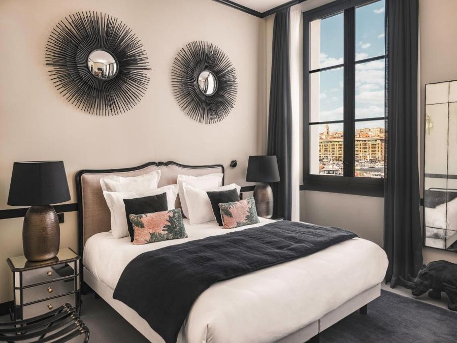 Maisons Du Monde Hotel Suites Marseille — Guest room