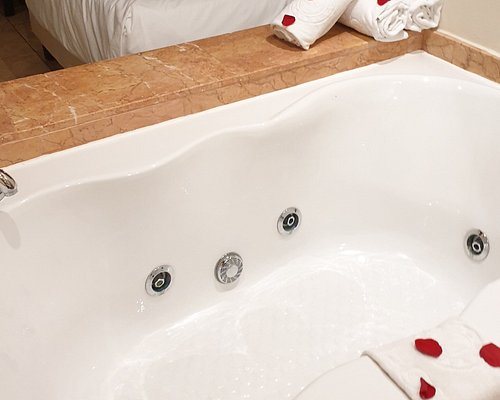 Majestic Colonial Punta Cana — Bathroom