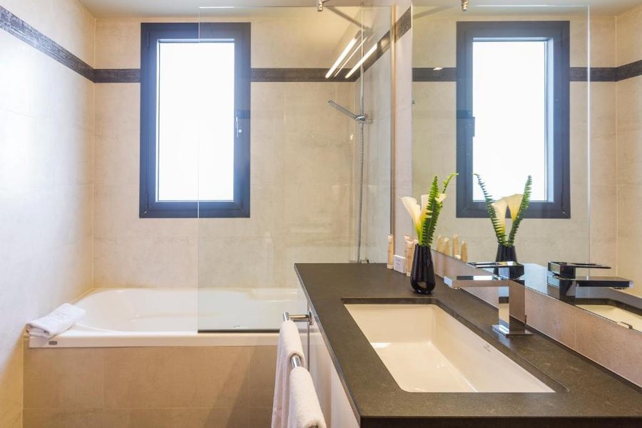 Majestic Hotel Spa Barcelona Barcelona Catalonia — Bathroom