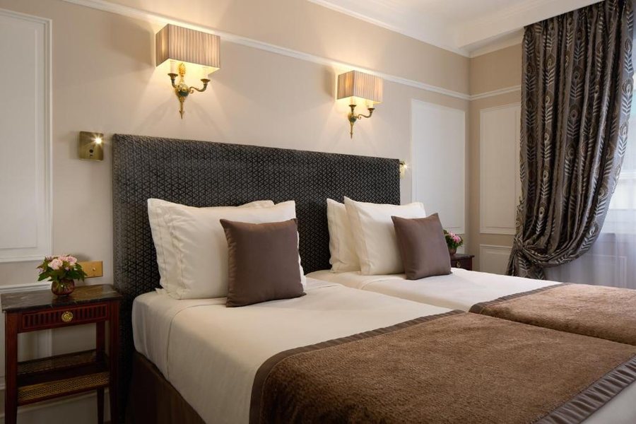 Majestic Hotel Spa Champs Elysees — Guest room