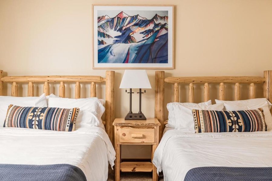 Majestic Valley Wilderness Lodge — Guest room
