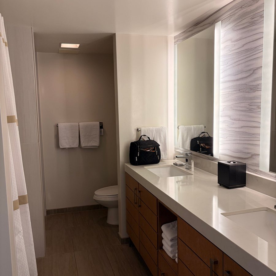 Makiki Heights Drive — Bathroom