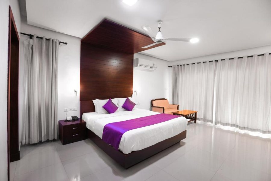 Malabar Ocean Front Resort Spa — Guest room
