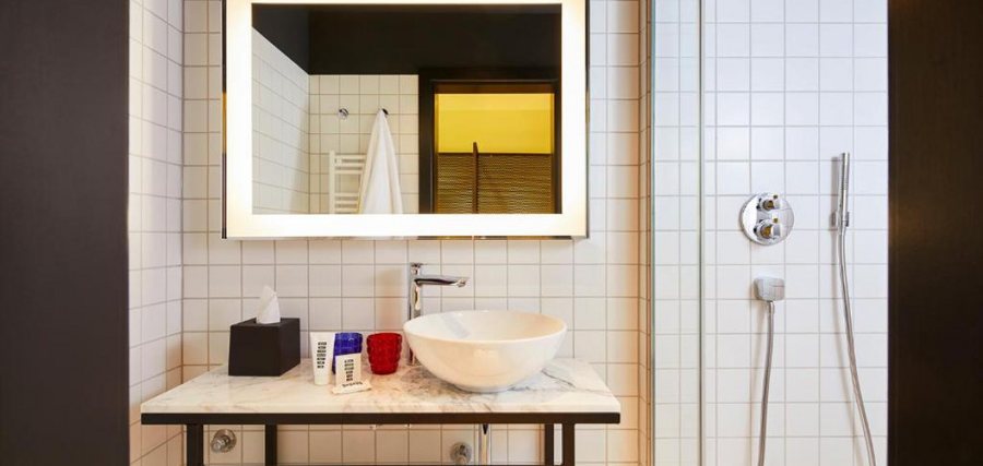 Mama Shelter Singapore — Bathroom