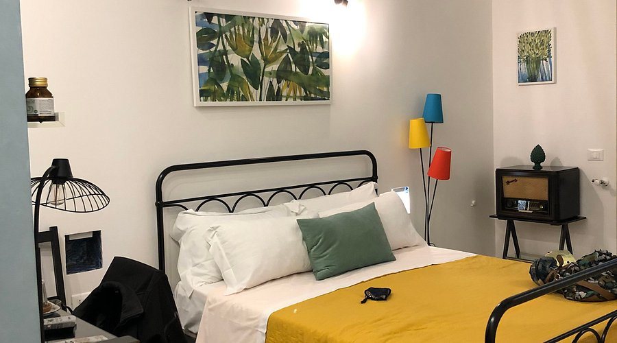 Mama Tita Rooms and Breakfast — Guest room
