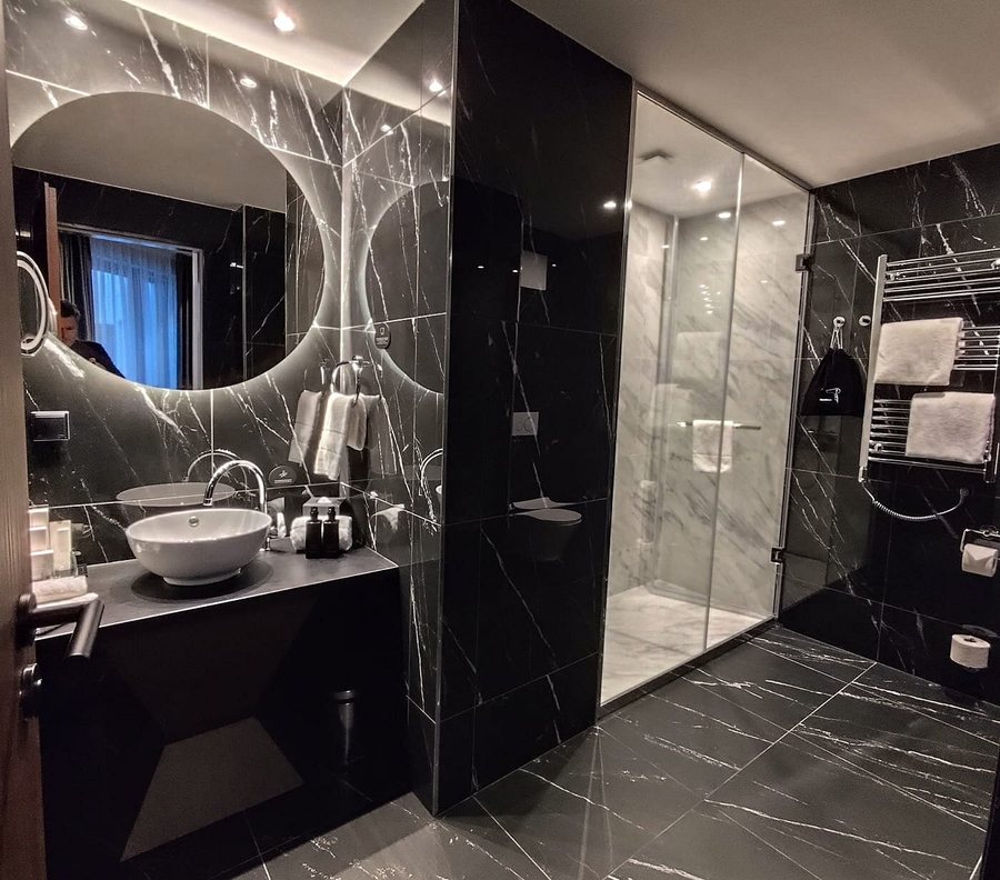 Mamaison Hotel Andrassy Budapest — Bathroom