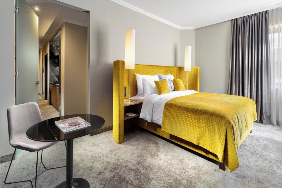 Mamaison Hotel Chain Bridge Budapest — Guest room