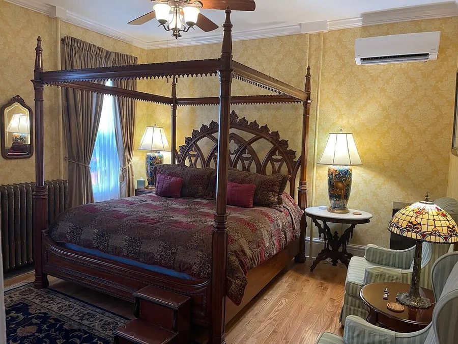 Manayunk Chambers Guest House — Guest room