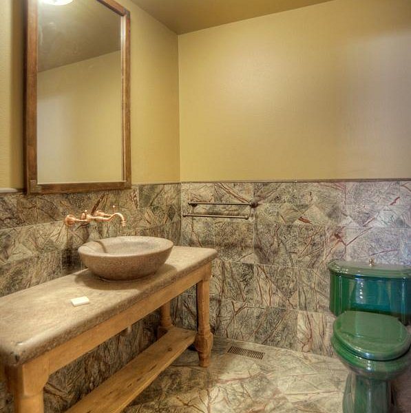 Mancos Inn Hostel — Bathroom