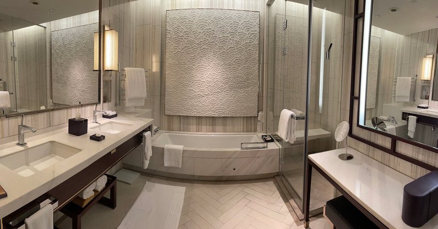 Mandarin Oriental Wangfujing Beijing — Bathroom