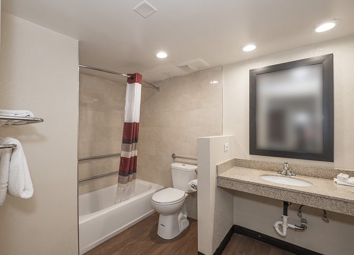 Mango Motel — Bathroom