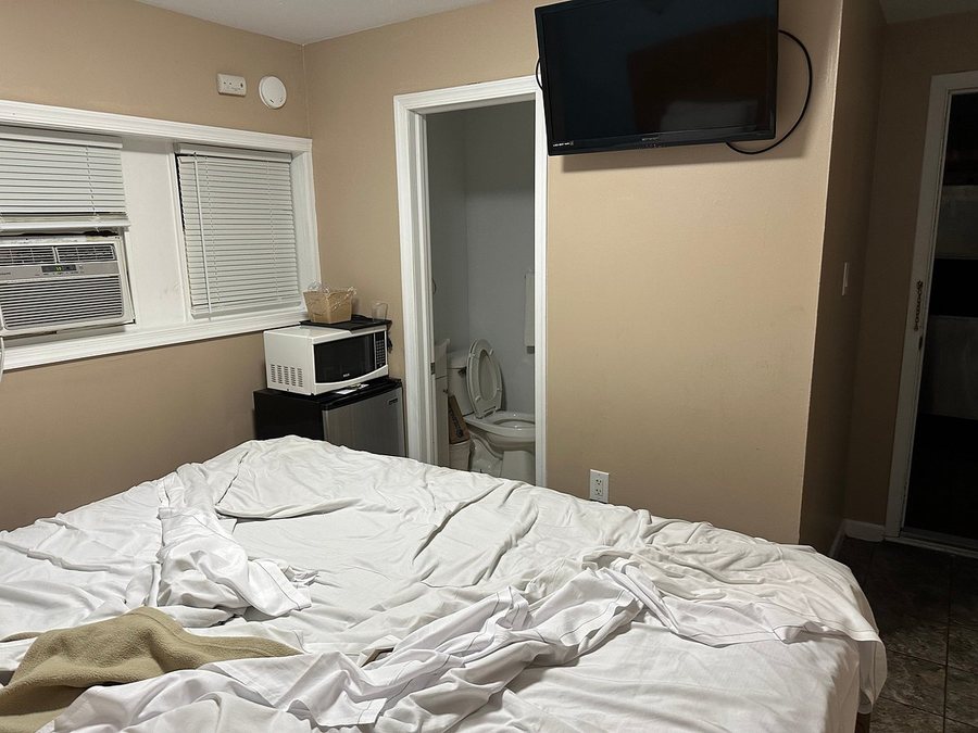 Mango Motel — Guest room