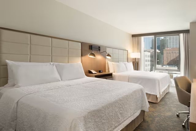 Manilow Suites at Presidential Towers Chicago Illinois — Guest room