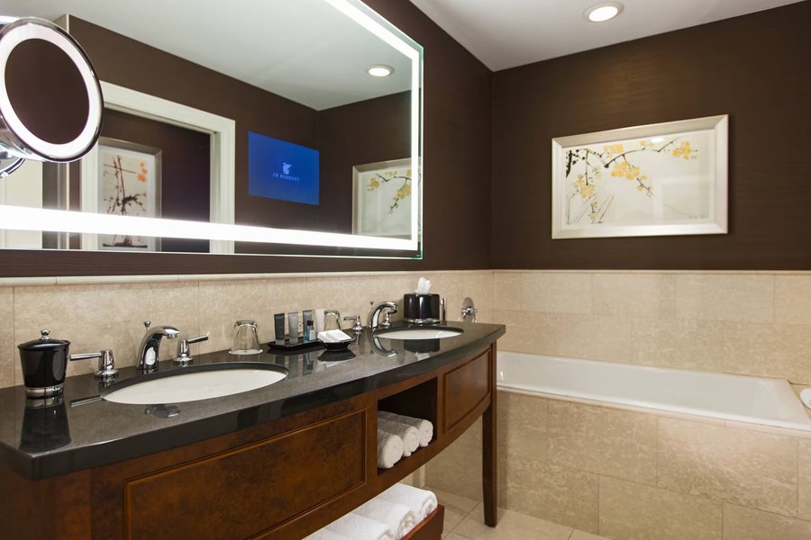 Manilow Suites at The Grand Plaza Chicago Illinois — Bathroom