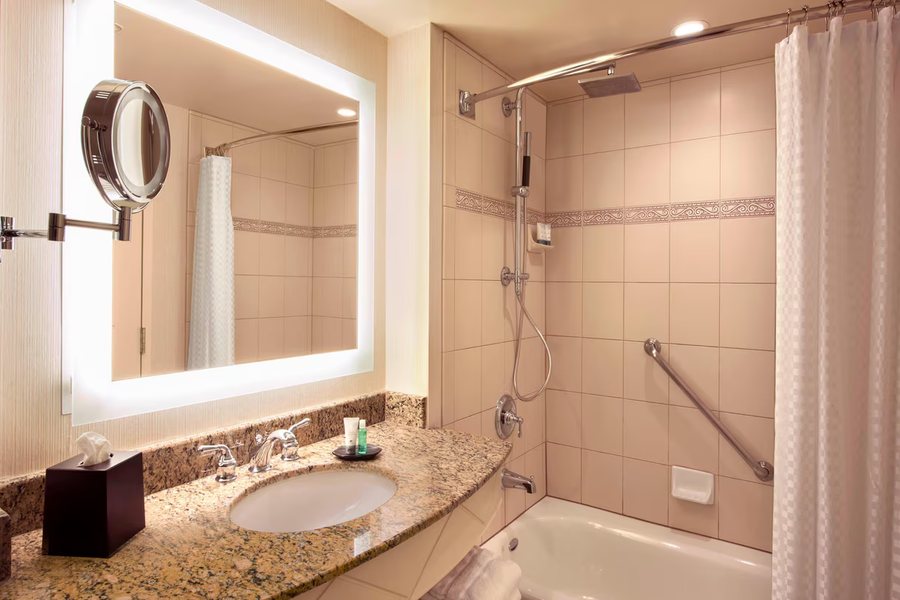 Manor Suites Las Vegas Nevada — Bathroom