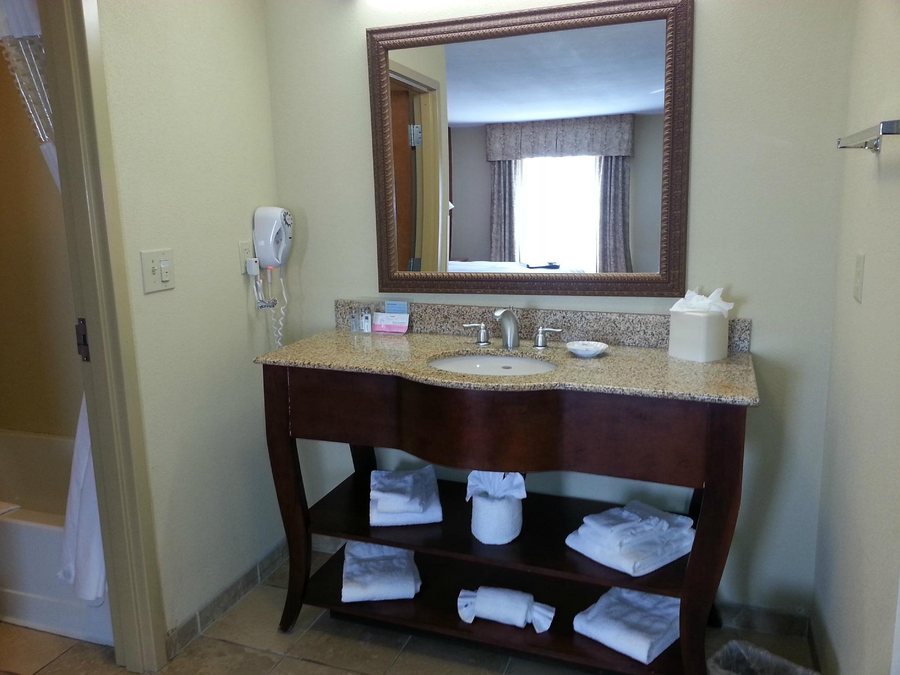 Mansfield Plantation — Bathroom