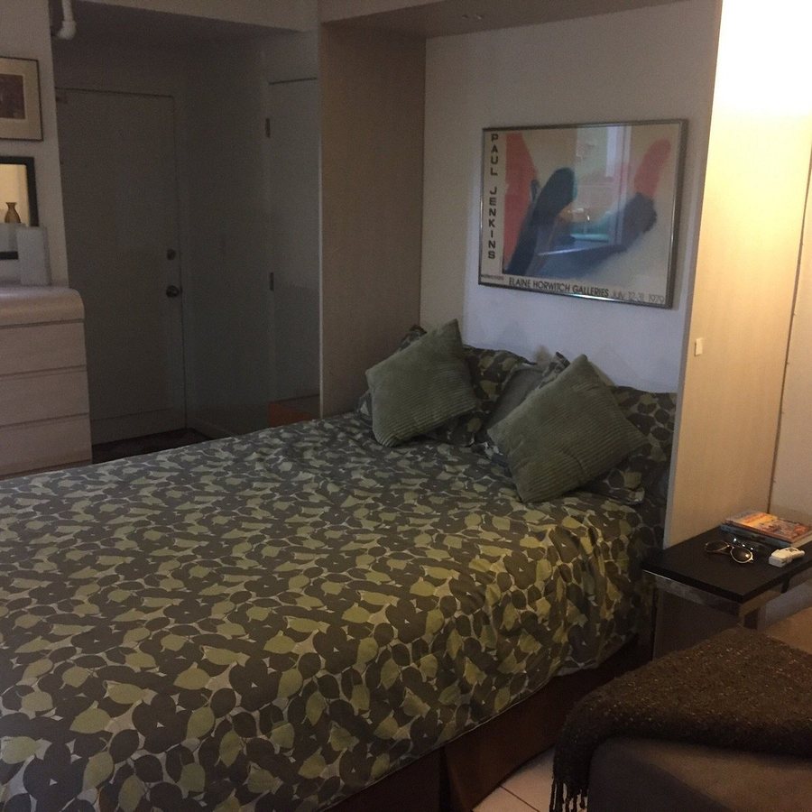 Mantell Plaza Apartments Miami Beach Florida — Guest room