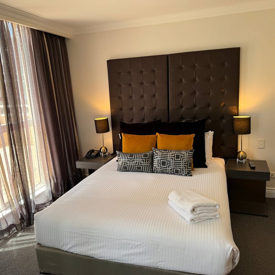 Mantra 2 Bond Street Sydney — Guest room