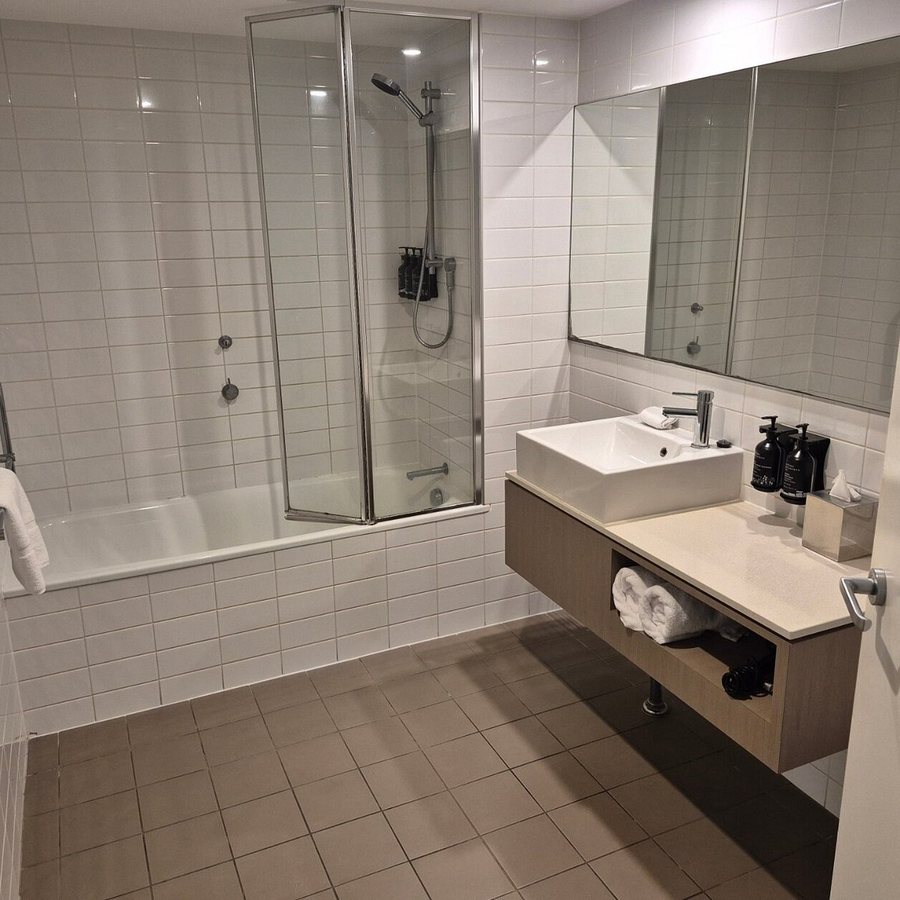 Mantra South Bank Brisbane — Bathroom